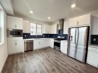 Photo #1: 20075561 Listing