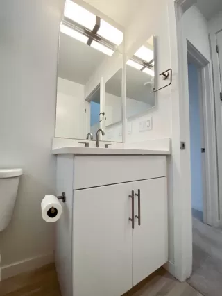 Photo #5: 20075561 Listing