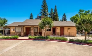 Photo #3: 20075571 Listing 