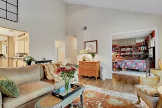 Photo #3: 20075664 Listing 