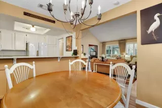 Photo #5: 20075664 Listing 