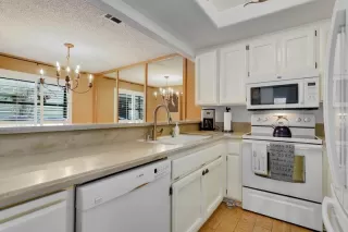Photo #6: 20075664 Listing 