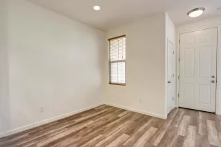Photo #4: 20075843 Listing