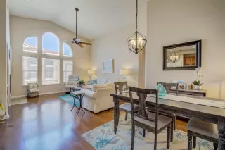 Photo #2: 20075908 Listing