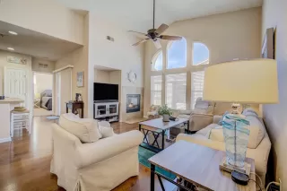 Photo #4: 20075908 Listing