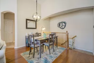 Photo #6: 20075908 Listing