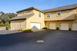 Photo #4: 20075909 Listing