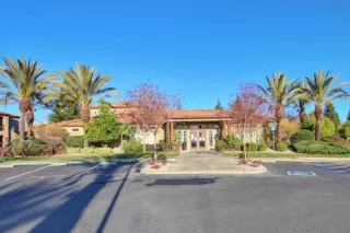 Photo #3: 20075979 Listing 