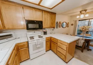 Photo #5: 20076021 Listing