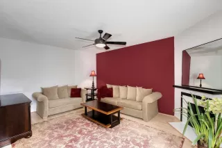 Photo #2: 20076062 Listing