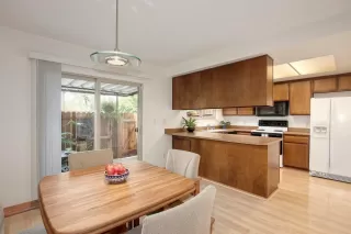 Photo #4: 20076062 Listing