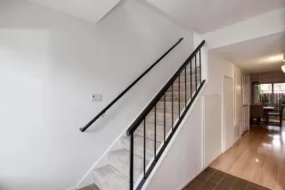 Photo #6: 20076062 Listing