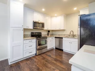 Photo #2: 20076102 Listing 