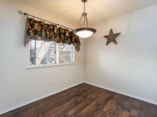 Photo #5: 20076102 Listing 