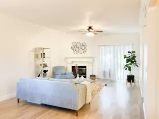 Photo #3: 20076149 Listing