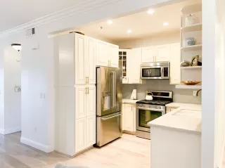 Photo #5: 20076149 Listing