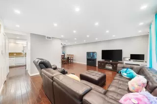 Photo #1: 20076249 Listing 