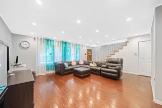 Photo #3: 20076249 Listing 