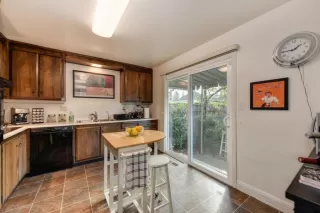 Photo #6: 20076425 Listing 