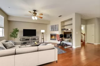 Photo #1: 20076663 Listing