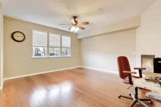 Photo #4: 20076663 Listing