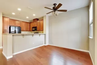 Photo #6: 20076663 Listing