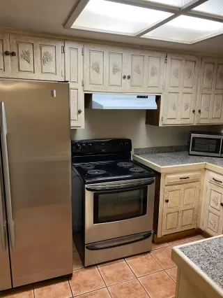 Photo #4: 20076844 Listing