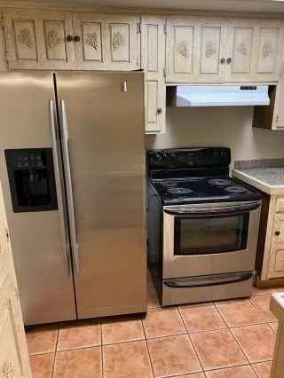 Photo #5: 20076844 Listing