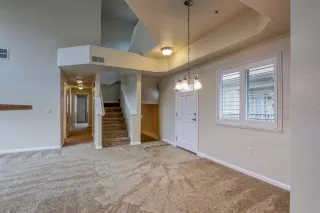 Photo #5: 20076921 Listing