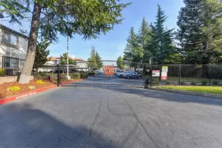 Photo #1: 20076941 Listing 