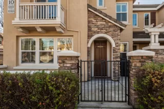 Photo #3: 20077233 Listing