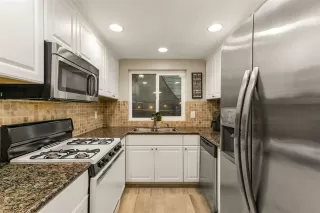 Photo #6: 20077241 Listing