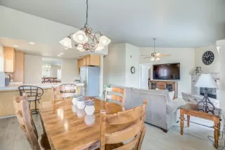 Photo #5: 20077419 Listing