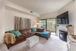 Photo #3: 20077421 Listing