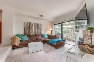 Photo #4: 20077421 Listing