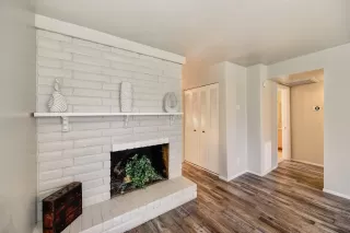 Photo #5: 20077464 Listing