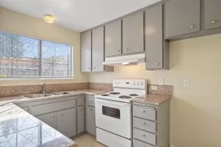 Photo #3: 20077489 Listing