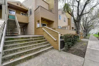 Photo #1: 20077707 Listing