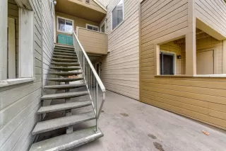 Photo #2: 20077707 Listing