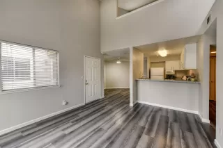 Photo #6: 20077707 Listing