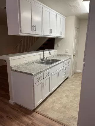 Photo #6: 20077755 Listing