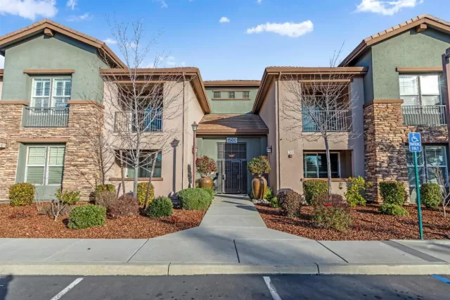 MLS: 20077919 Condo For Sale