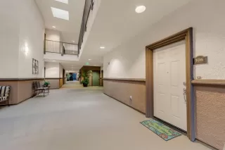 Photo #2: 20077919 Listing