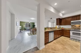 Photo #4: 20077919 Listing