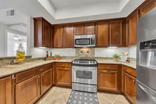 Photo #6: 20077919 Listing