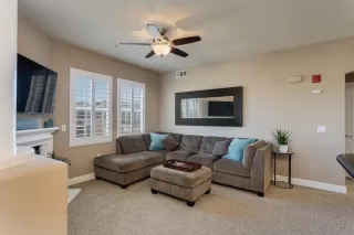 Photo #4: 20077974 Listing