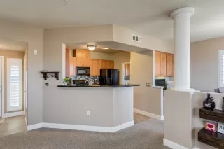 Photo #5: 20077974 Listing