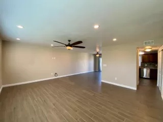 Photo #5: 20078162 Listing 