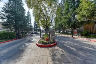 Photo #1: 20078377 Listing