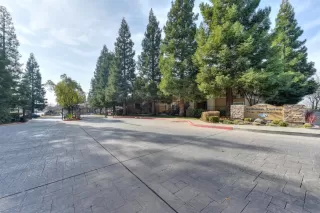 Photo #2: 20078377 Listing